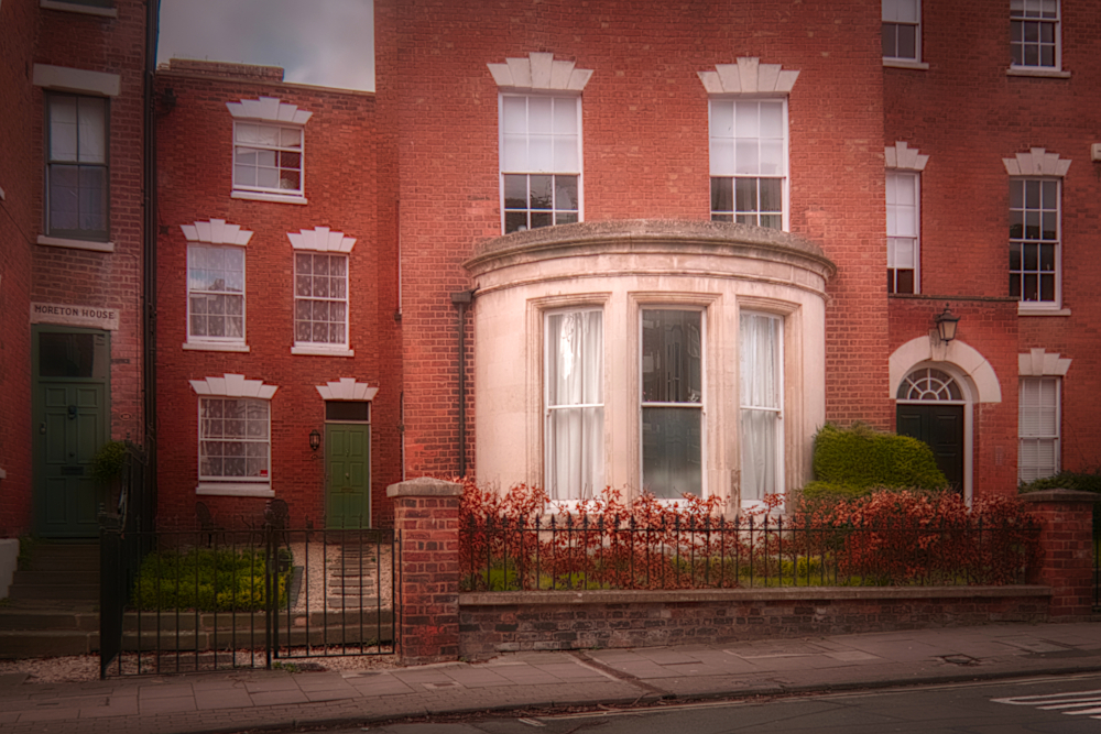 No. 28 Brunswick Road, built c.1820, sandwiched between the bow-windowed Bastion House to right and No. 28 disappearing out of shot to left.