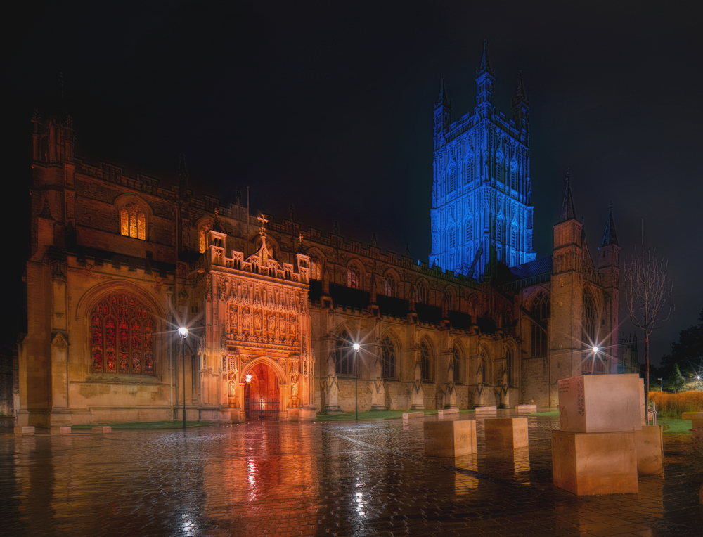 Non-converging verticals at Gloucester Cathedral