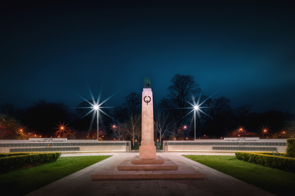 Column commemorating the fallen of the 5th Battalion (Territorial Force), Gloucestershire Regiment, in front of wall commemorating the fallen of Gloucester.